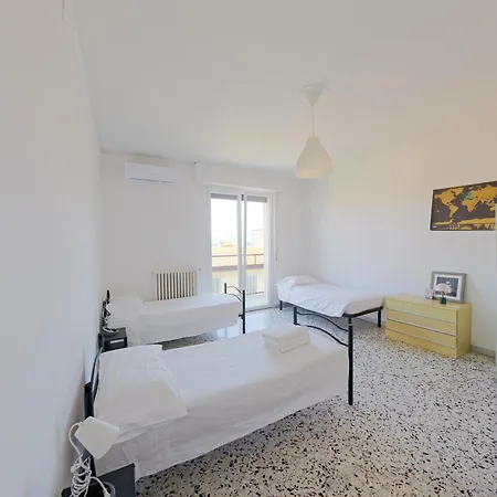 The Homestay - Arezzo-2